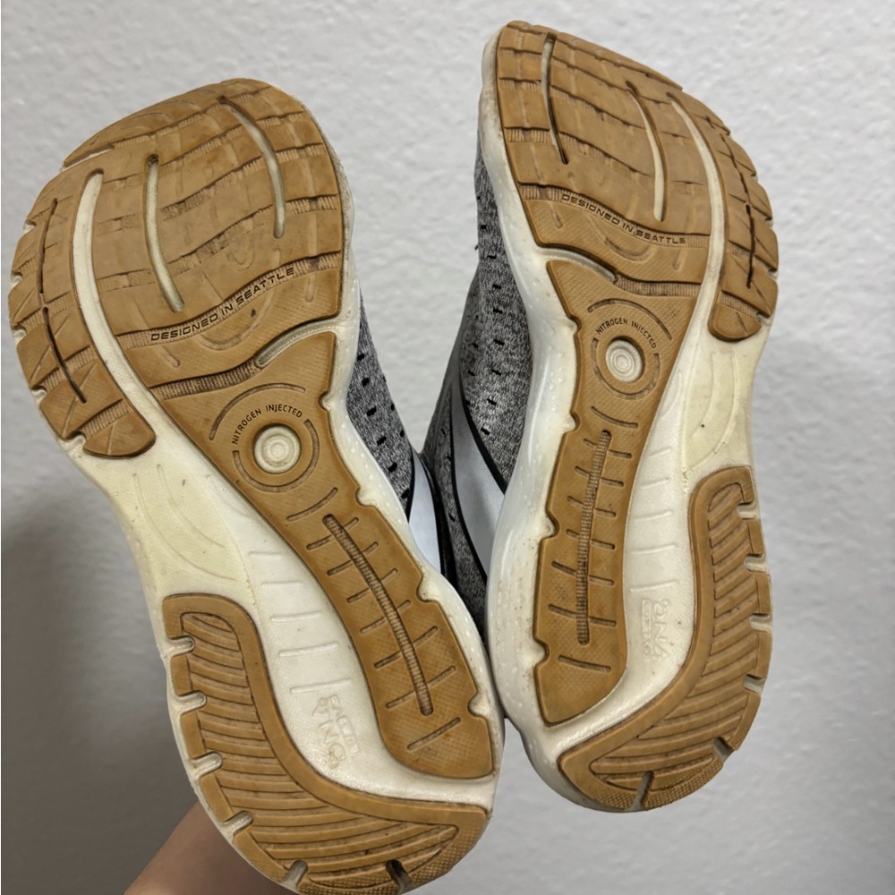 Brooks Glycerin 20 Neutral Running Shoe - Gray & White - Picture 9 of 9